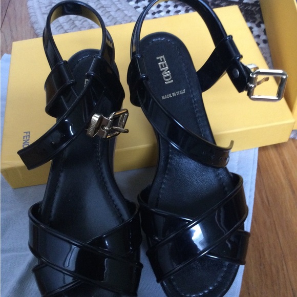 Fendi Hydra patent sandal - Picture 9 of 12